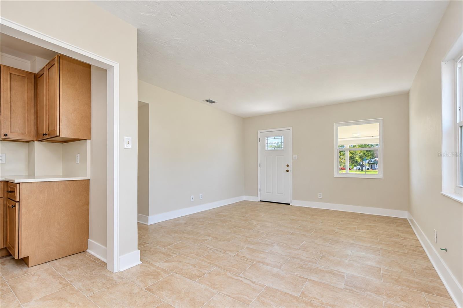 4117 BAY ST NE — photo 5