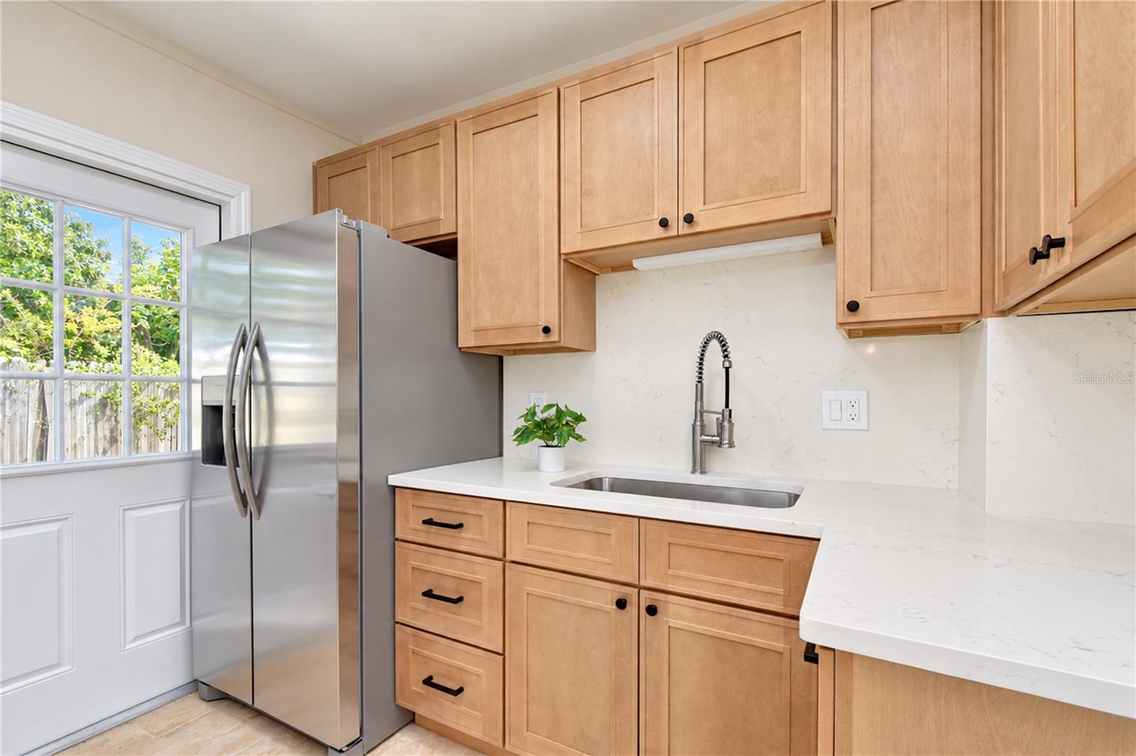 4117 BAY ST NE — photo 11