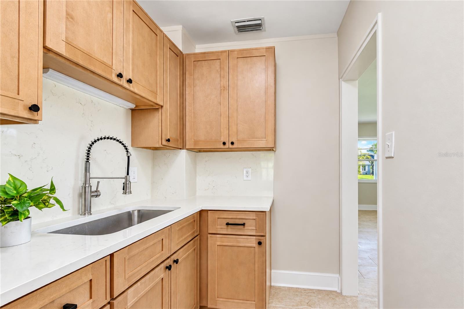 4117 BAY ST NE — photo 14