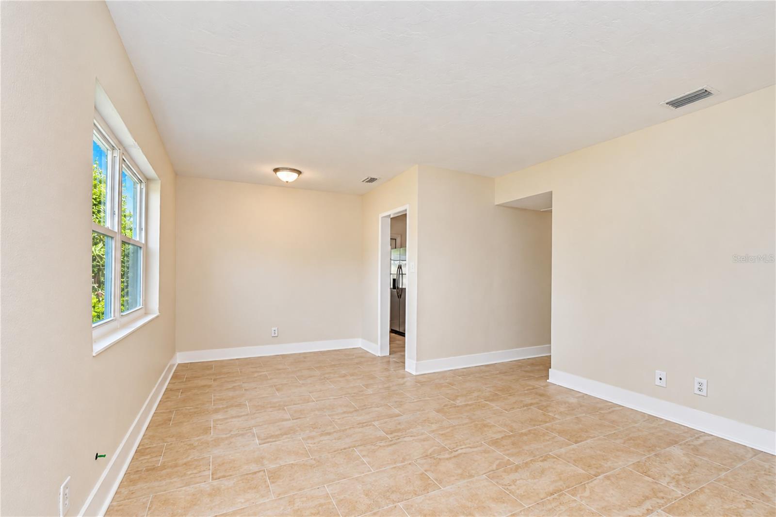 4117 BAY ST NE — photo 9