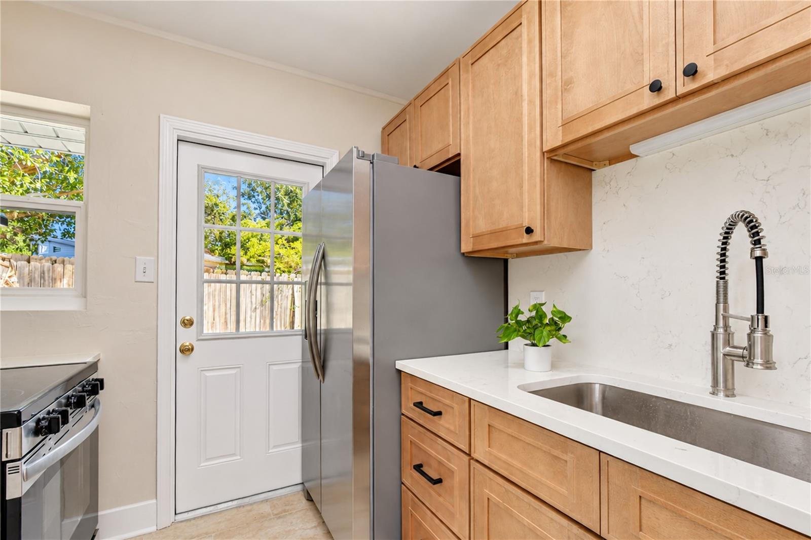 4117 BAY ST NE — photo 12