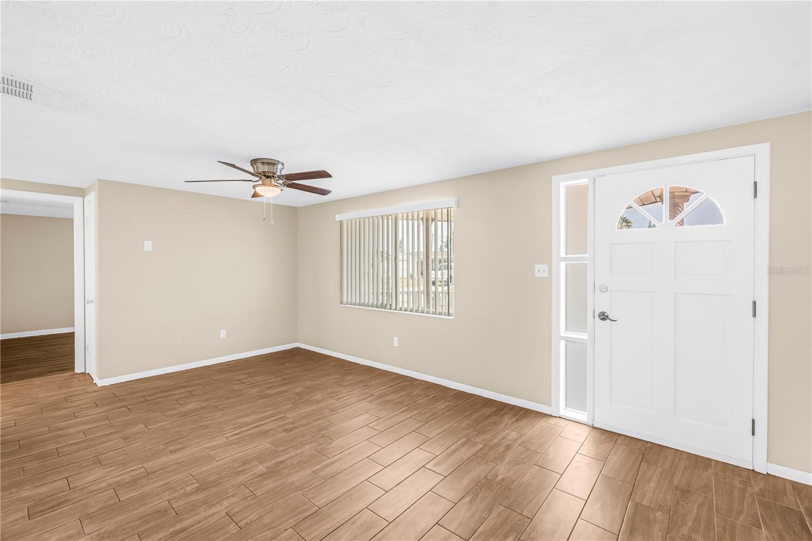 1516 DERRICK ST — photo 8