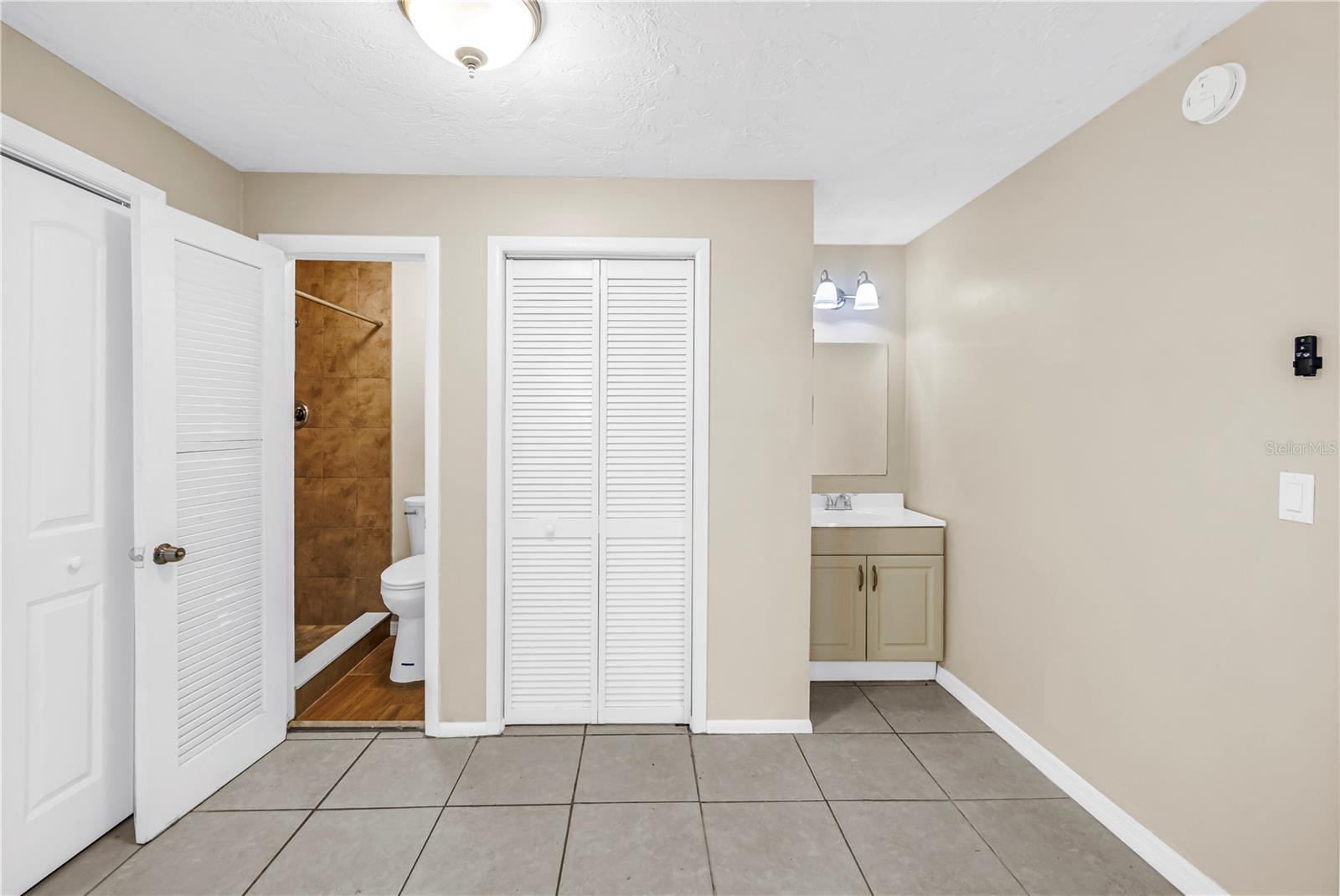 1516 DERRICK ST — photo 20