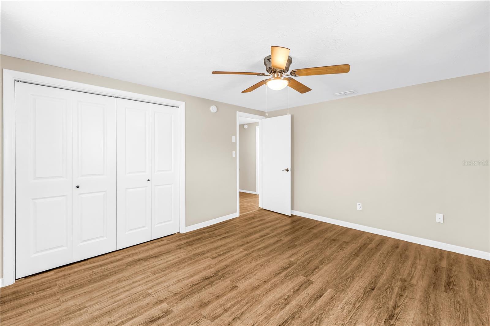 1516 DERRICK ST — photo 25