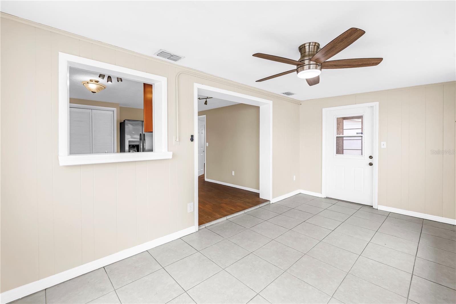 1516 DERRICK ST — photo 31