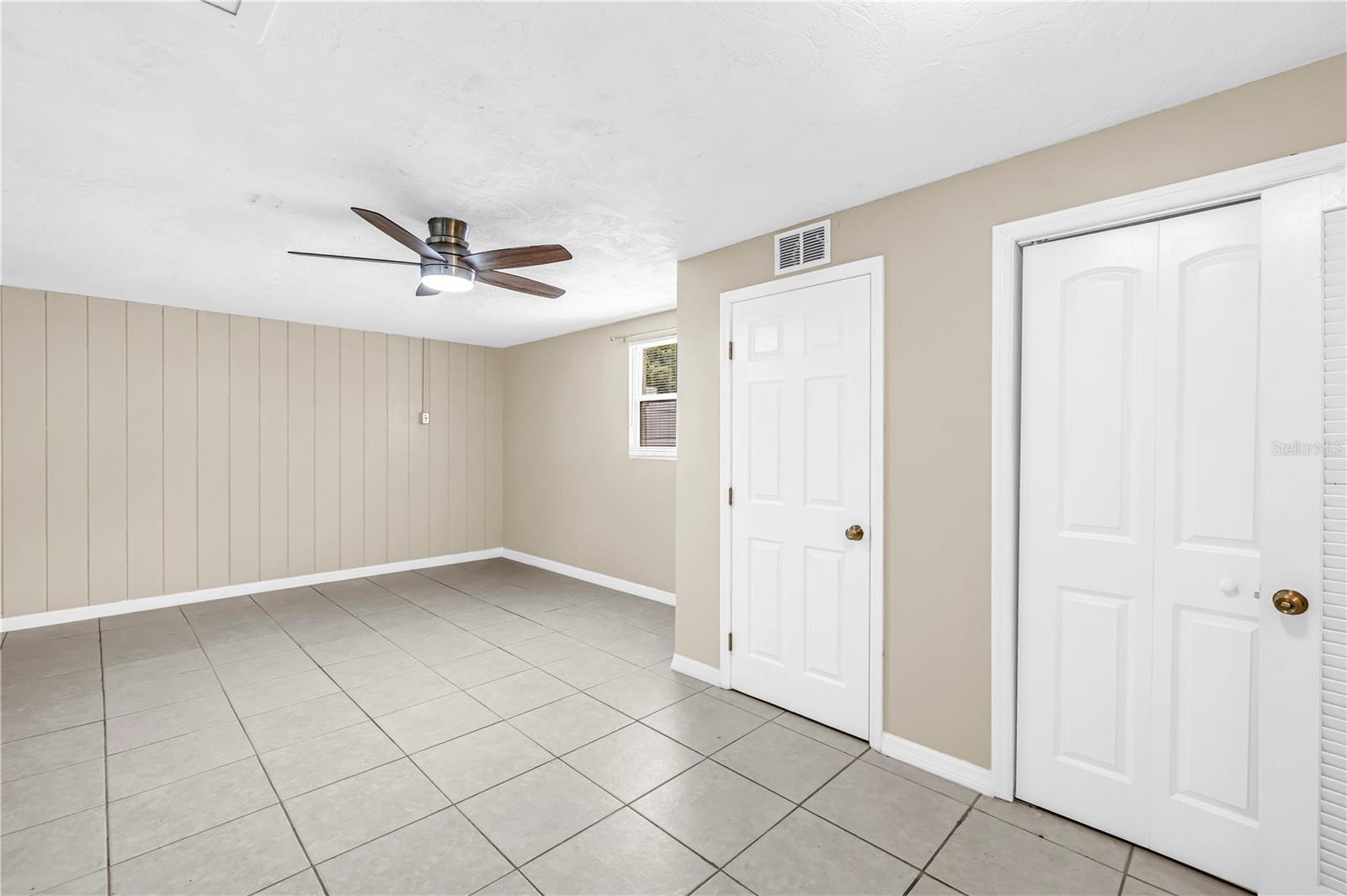 1516 DERRICK ST — photo 17