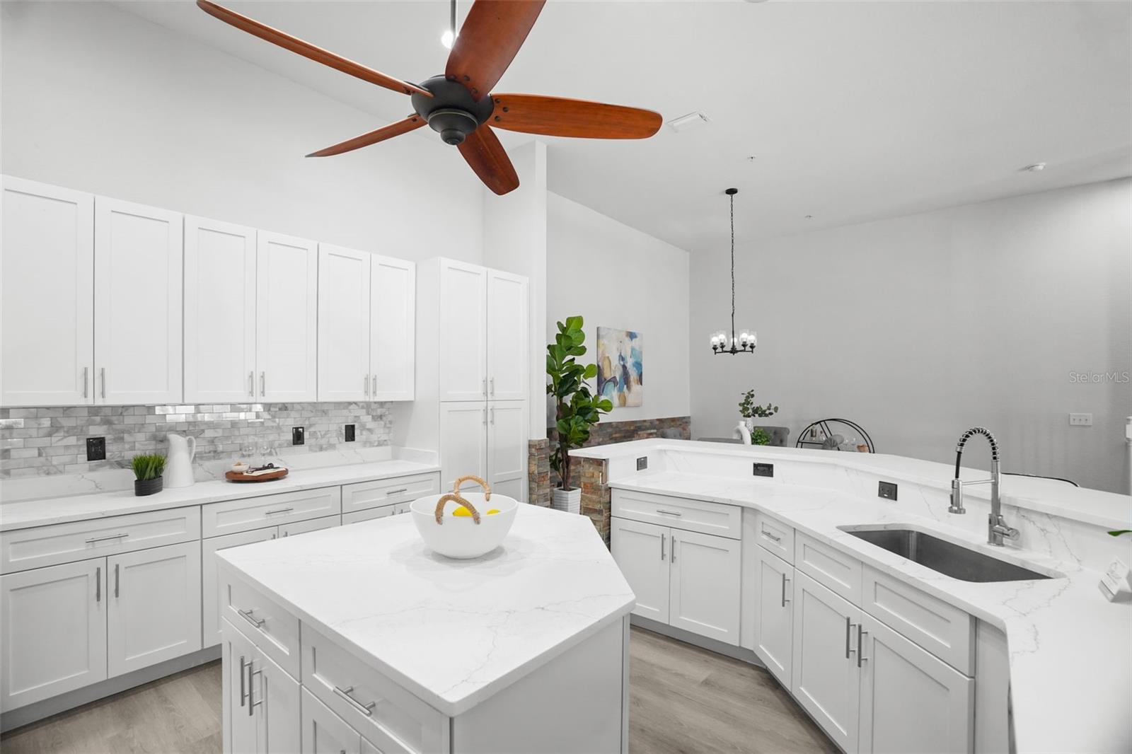 21019 SUNPOINT WAY ##201 — photo 4