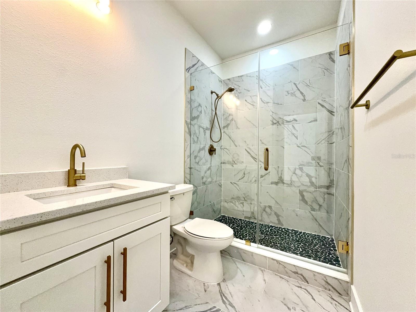 707 W COUNTRY CLUB DR — photo 28