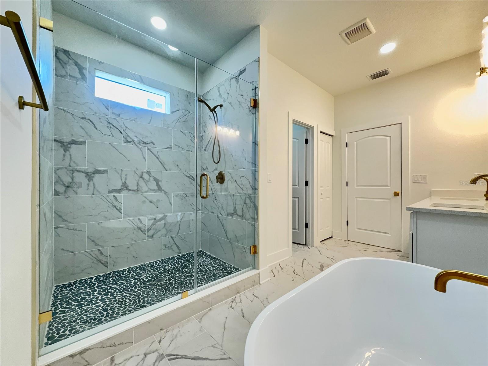 707 W COUNTRY CLUB DR — photo 20