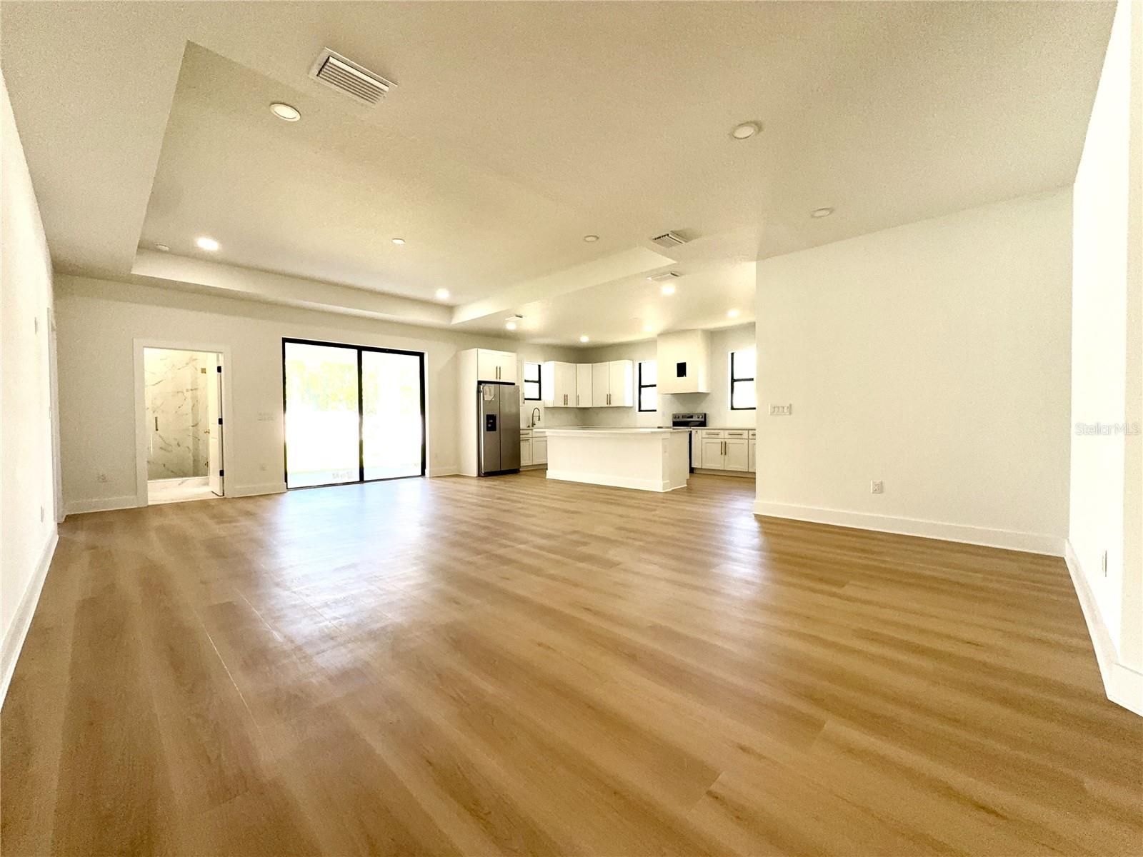 707 W COUNTRY CLUB DR — photo 5