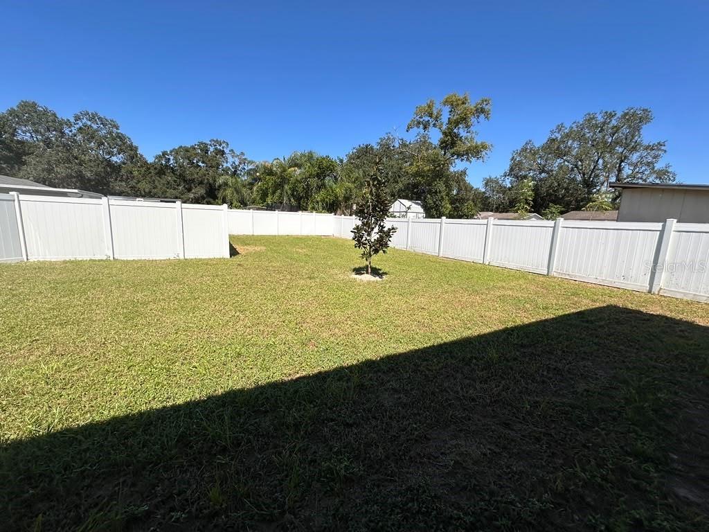 707 W COUNTRY CLUB DR — photo 35