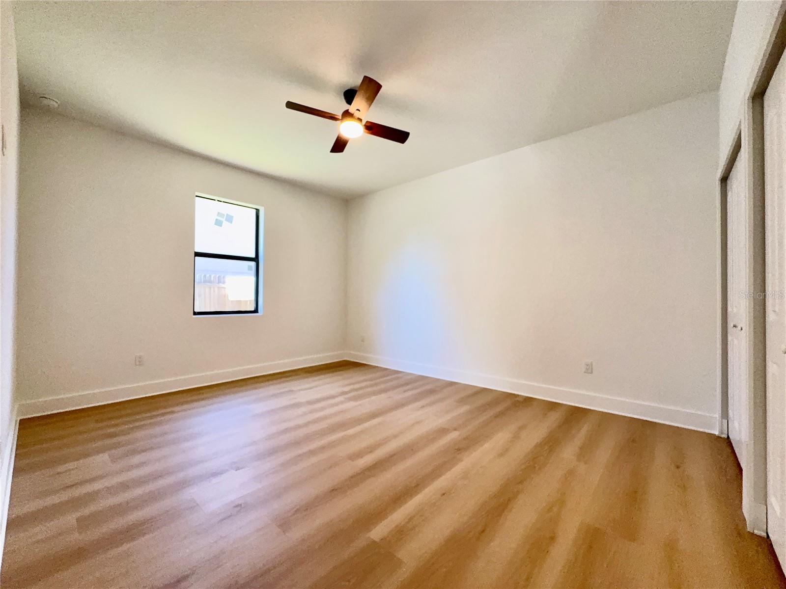 707 W COUNTRY CLUB DR — photo 23