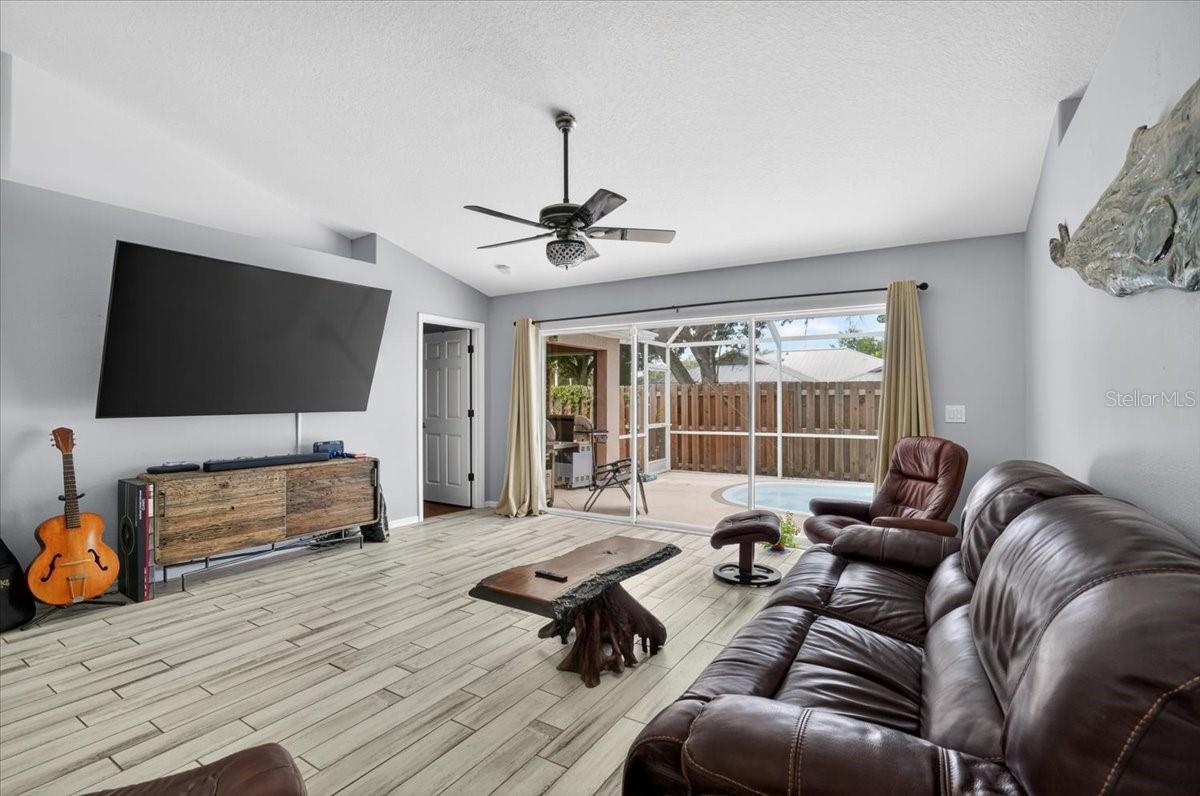 1881 SUMMER WALK CIR — photo 17
