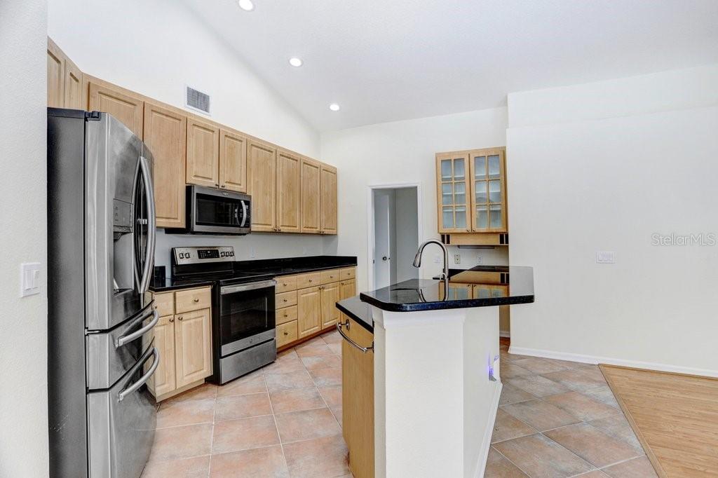 10227 QUAILS LANDING AVE — photo 13