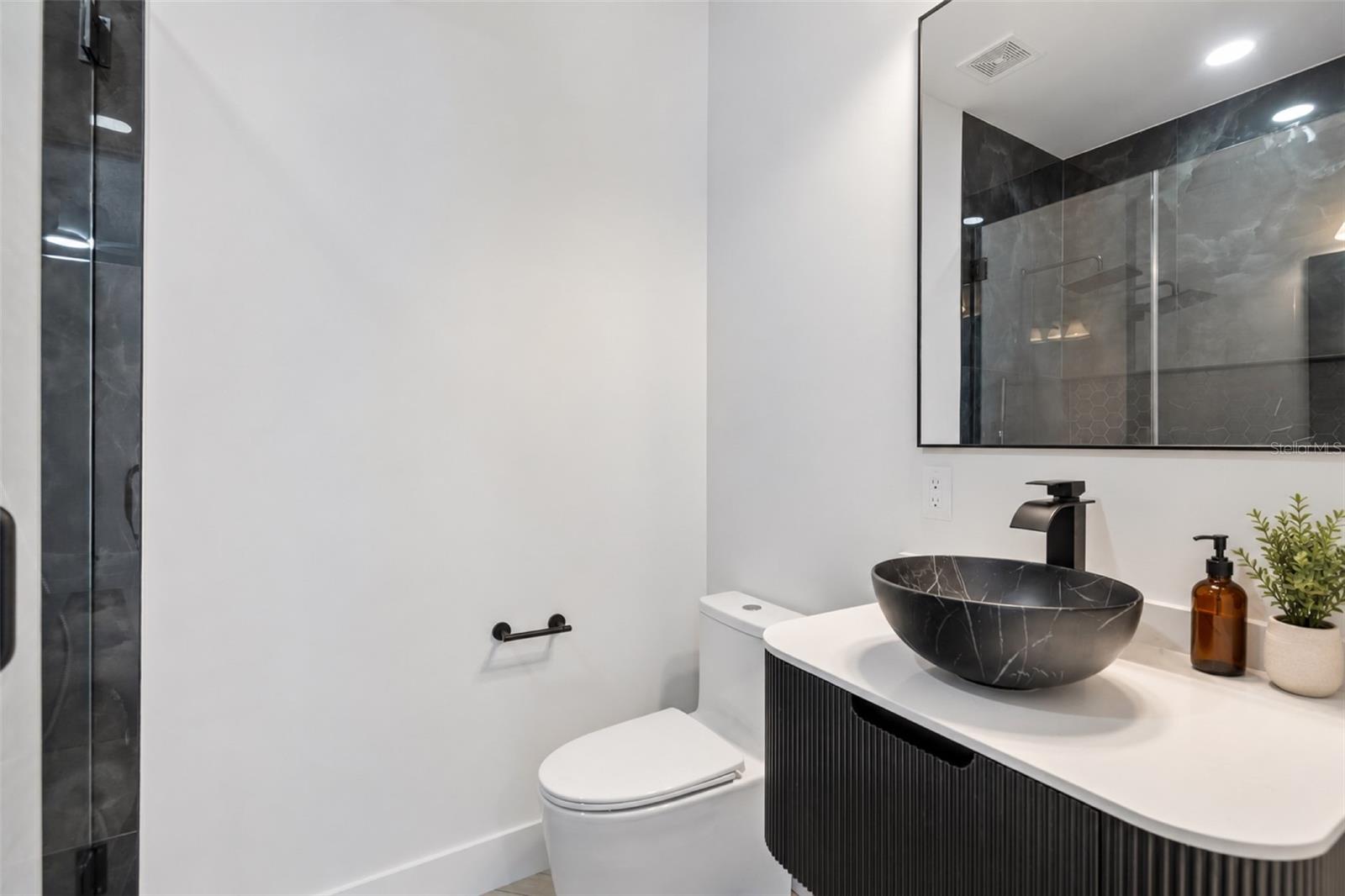 6401 S RICHARD AVE — photo 62