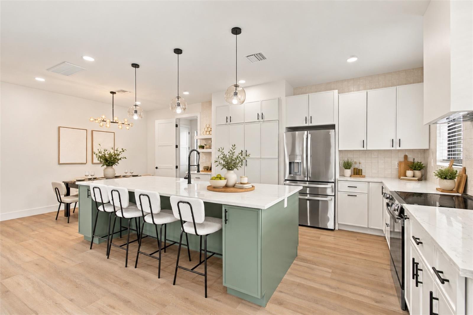 6401 S RICHARD AVE — photo 13