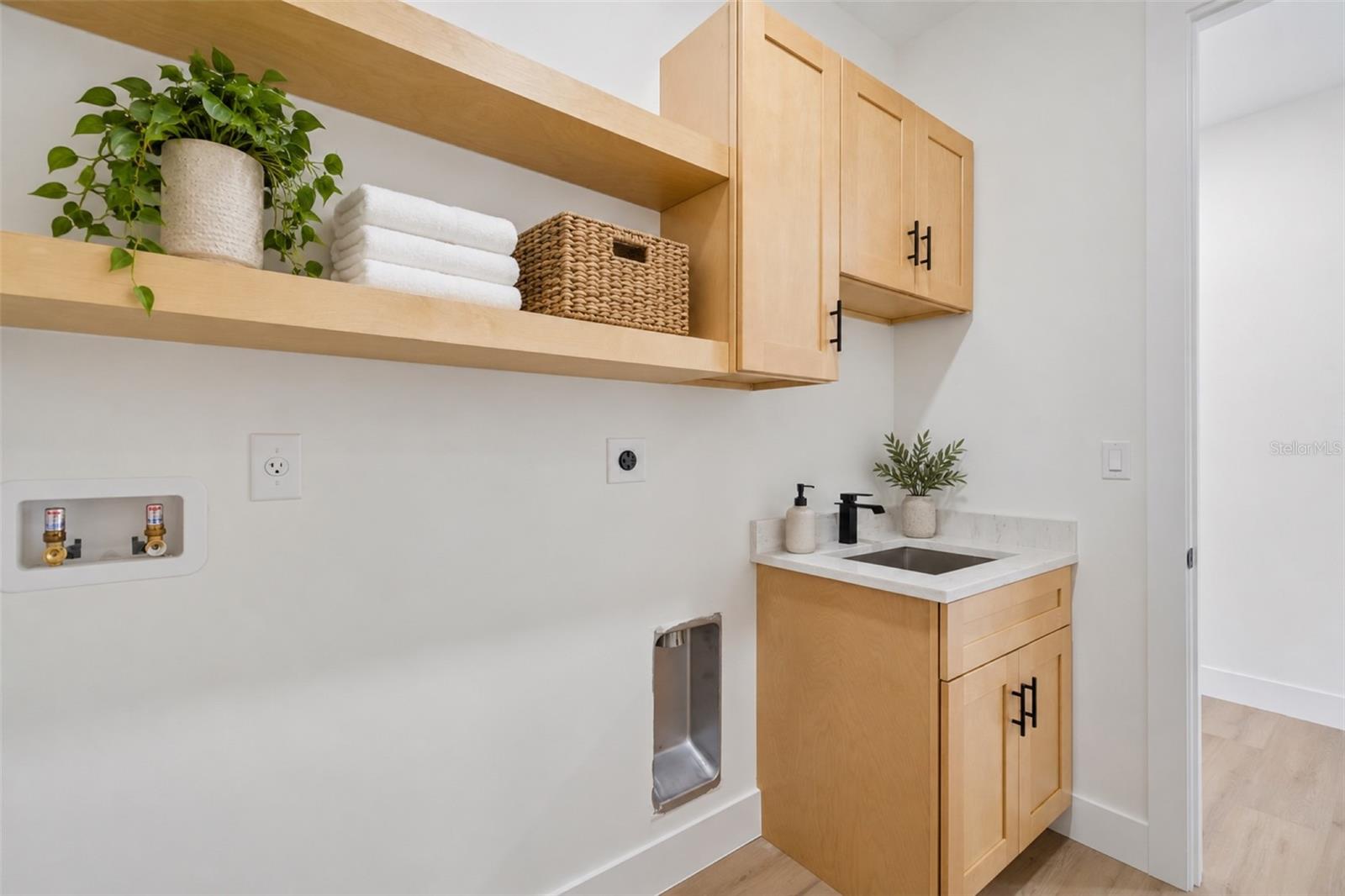 6401 S RICHARD AVE — photo 54