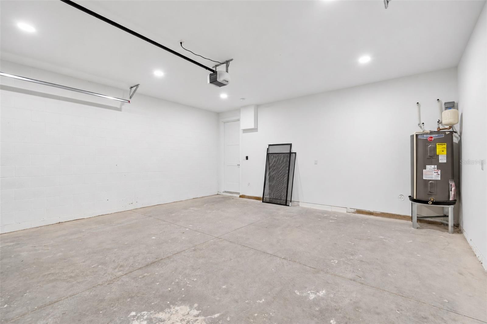 6401 S RICHARD AVE — photo 23