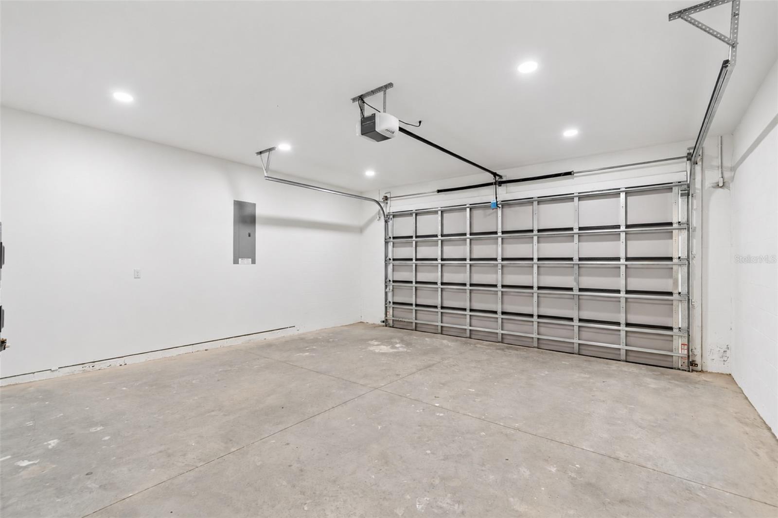 6401 S RICHARD AVE — photo 22