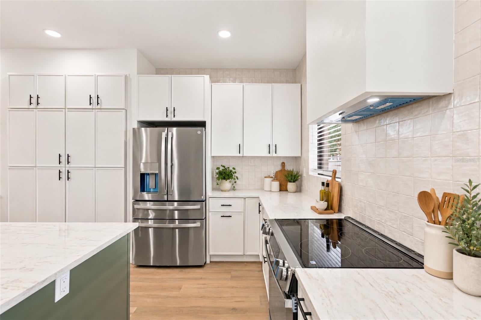 6401 S RICHARD AVE — photo 34
