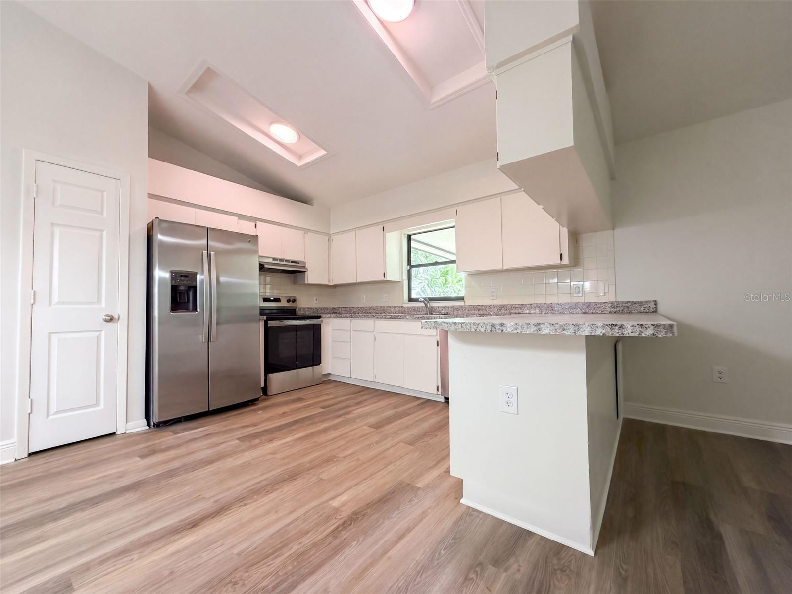 1711 AVANT ST — photo 2