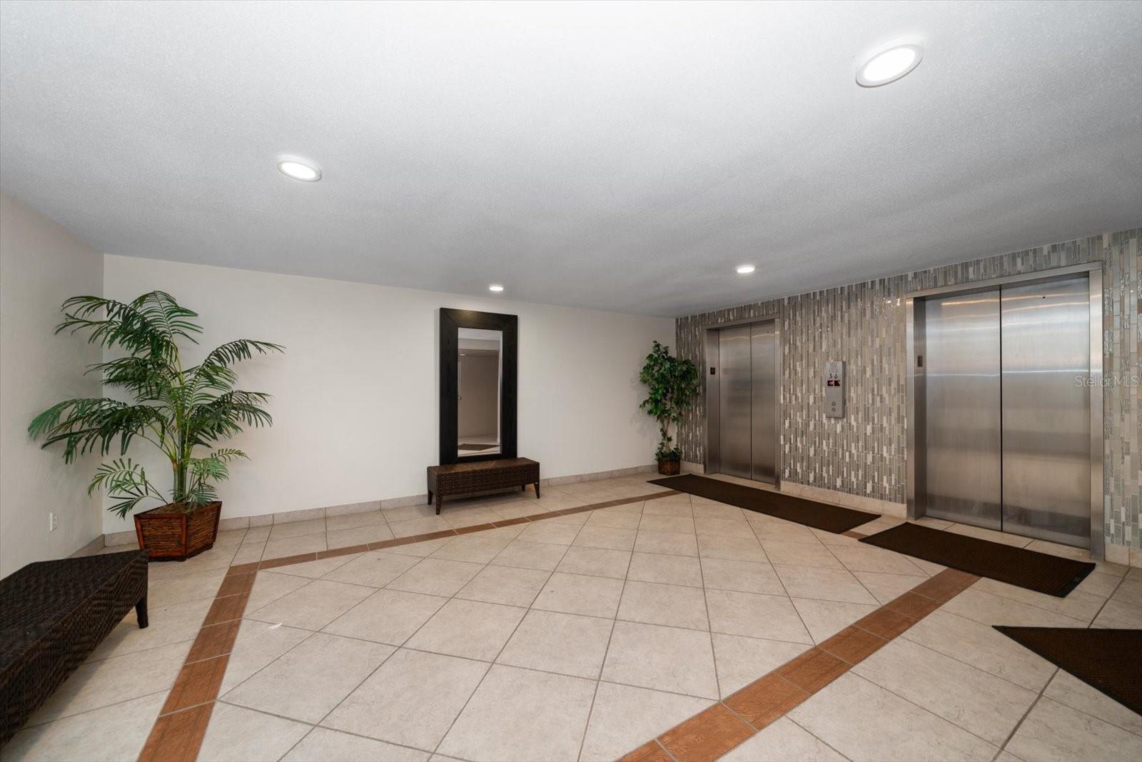 5200 BRITTANY DR S #1503 — photo 33