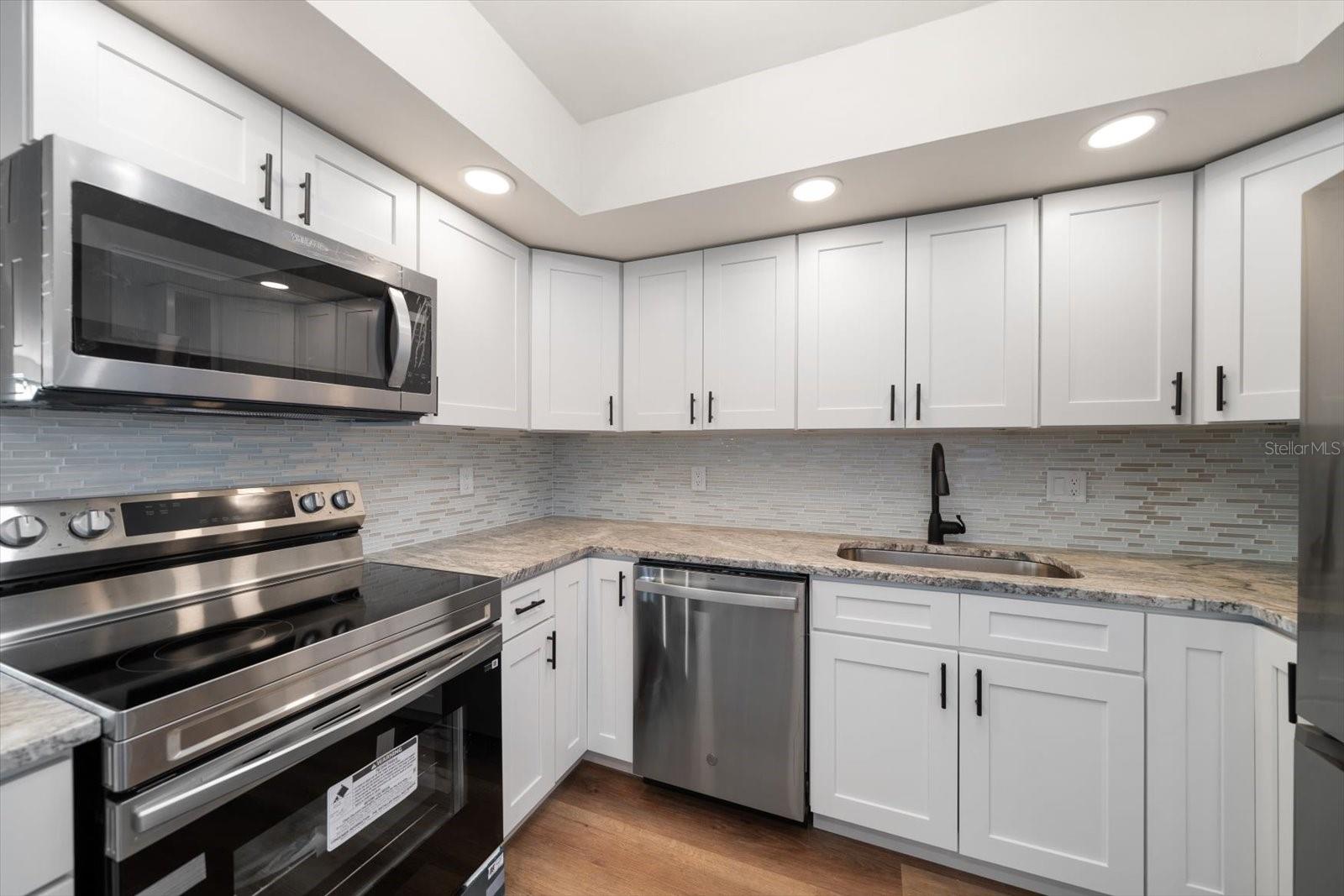 5200 BRITTANY DR S #1503 — photo 11