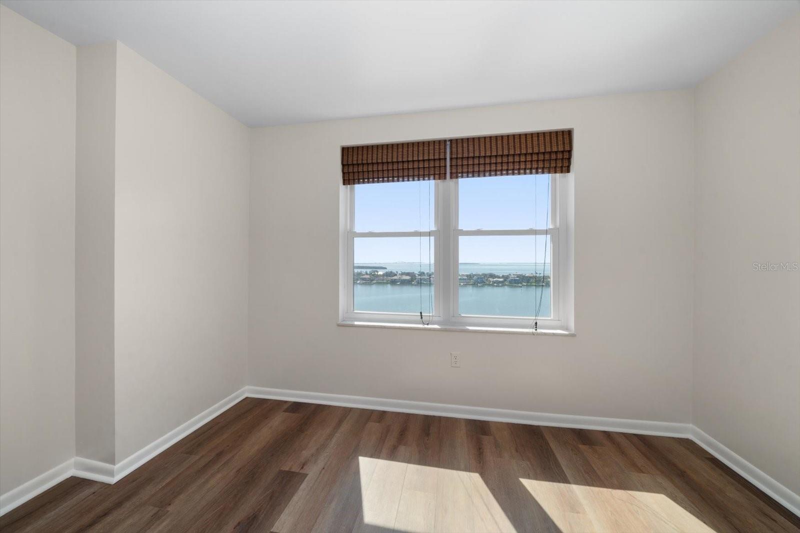 5200 BRITTANY DR S #1503 — photo 23