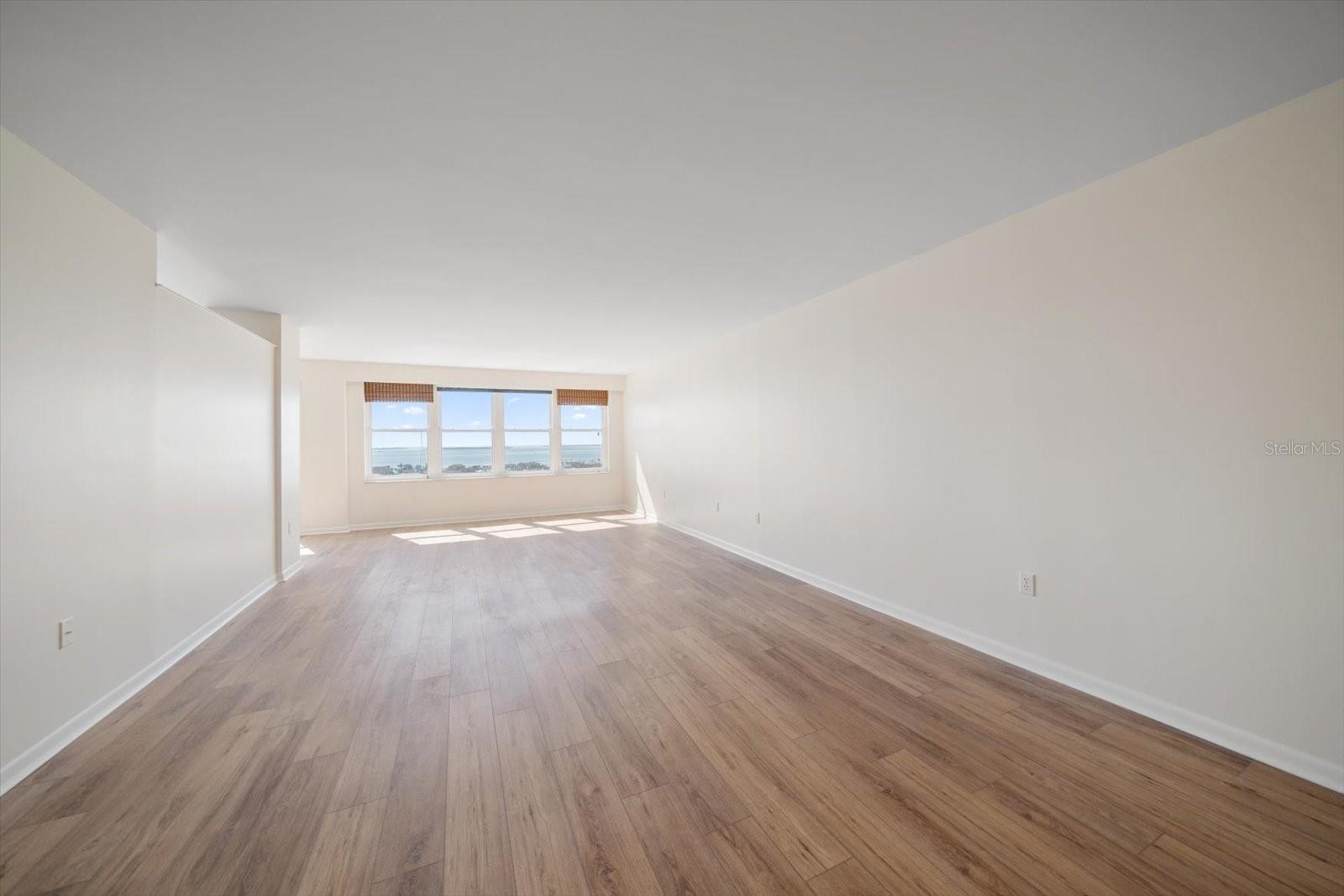 5200 BRITTANY DR S #1503 — photo 7