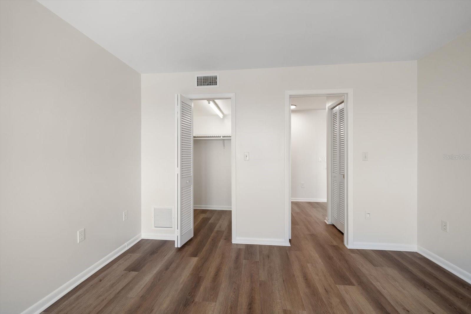 5200 BRITTANY DR S #1503 — photo 24