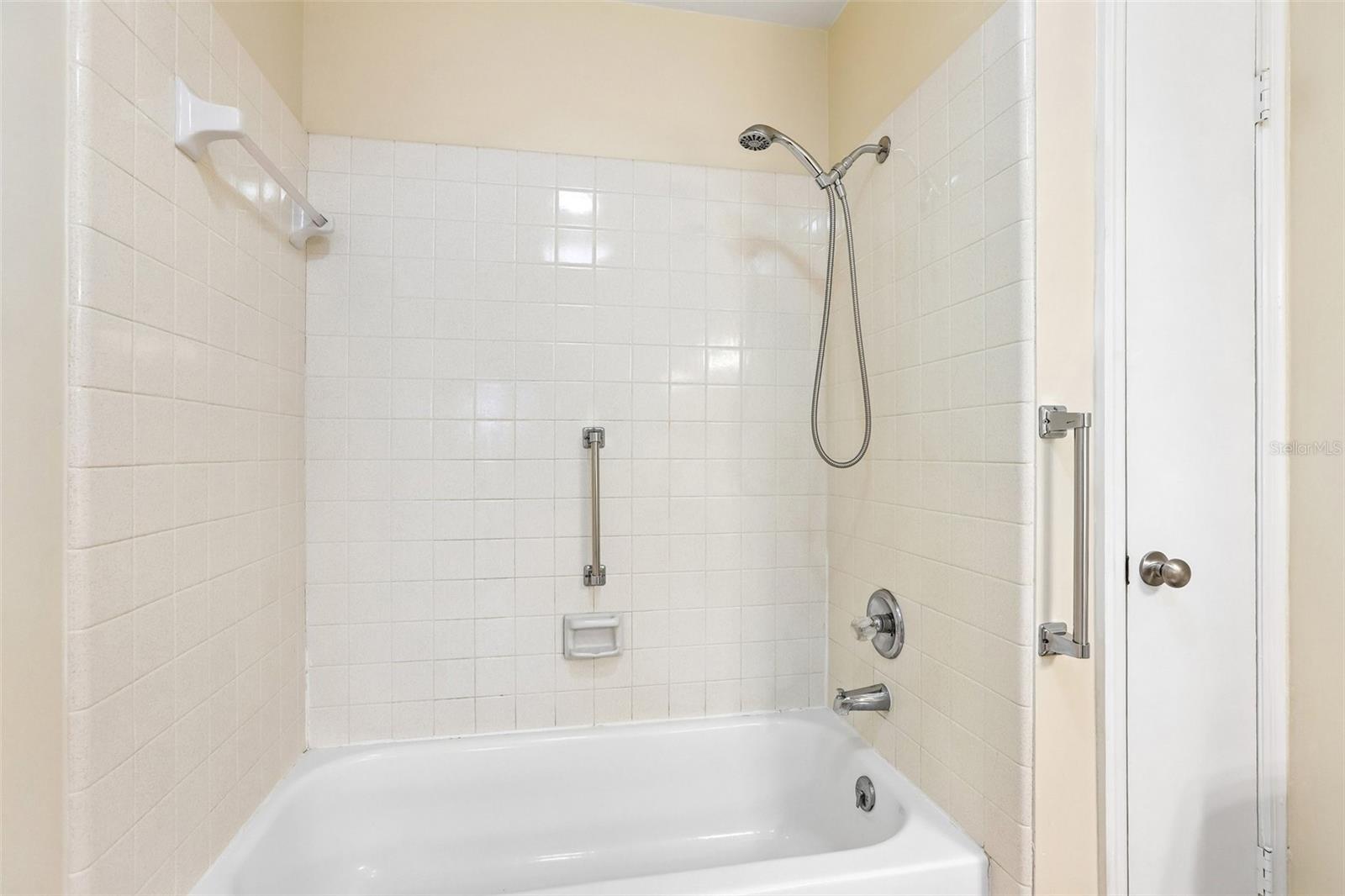 104 CACTUSFLOWER LN — photo 32