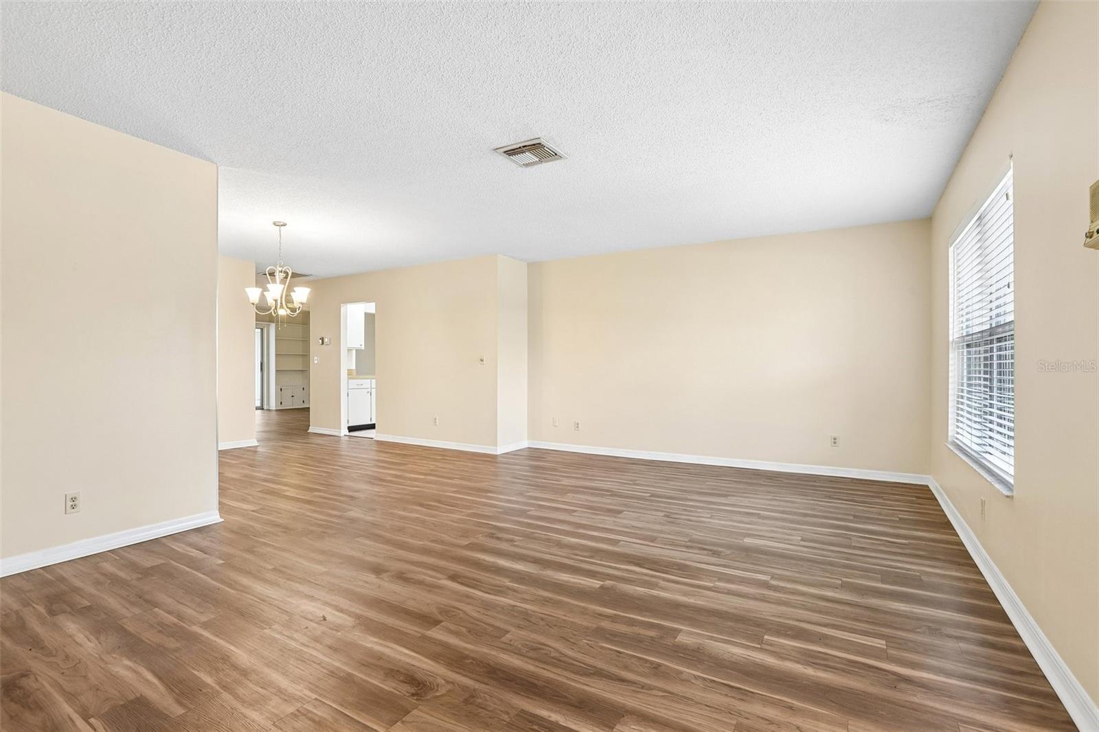 104 CACTUSFLOWER LN — photo 10