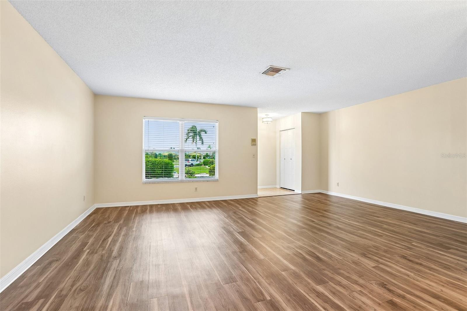 104 CACTUSFLOWER LN — photo 6