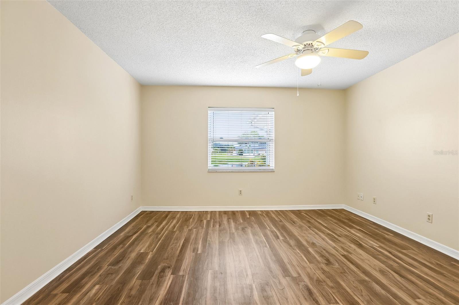 104 CACTUSFLOWER LN — photo 27