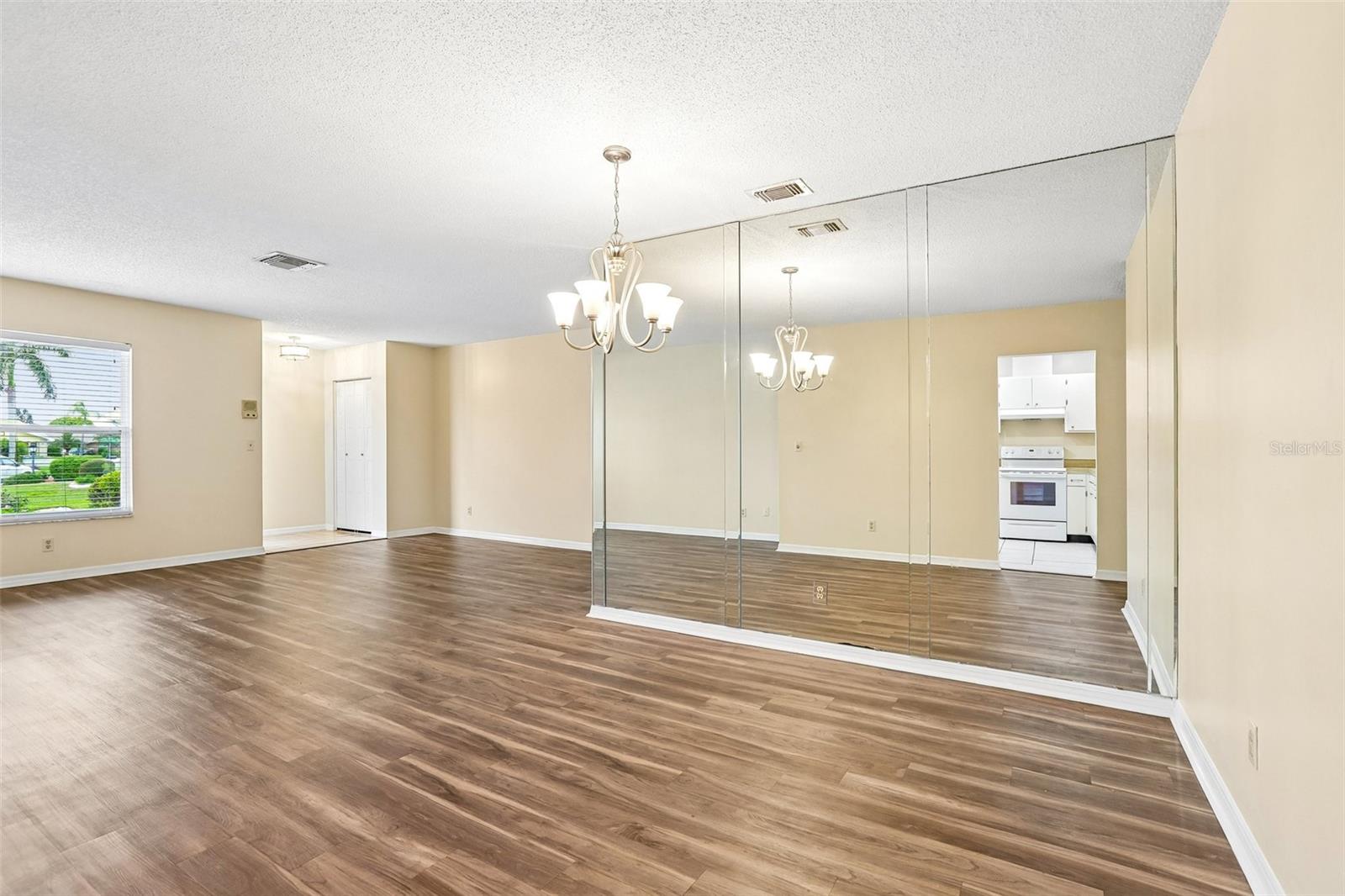 104 CACTUSFLOWER LN — photo 8