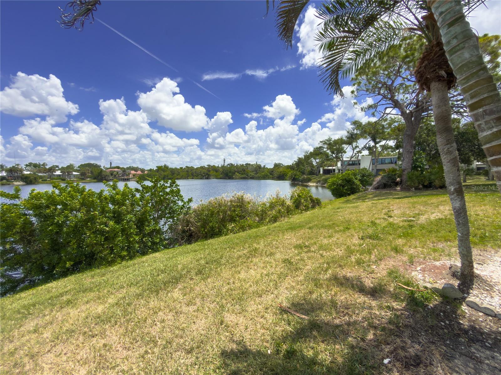 220 LAKEWOOD DR #220 — photo 19