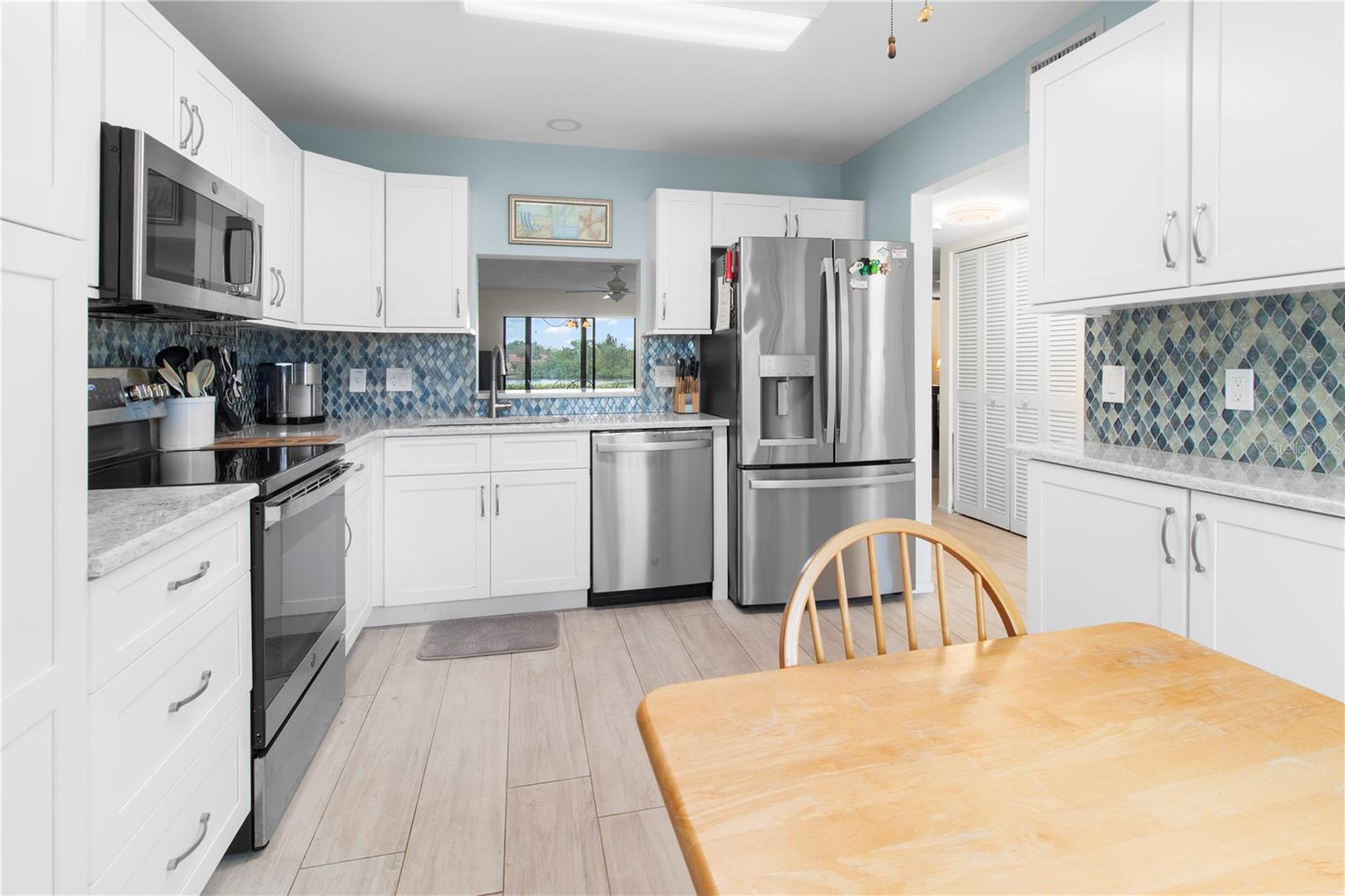 220 LAKEWOOD DR #220 — photo 14