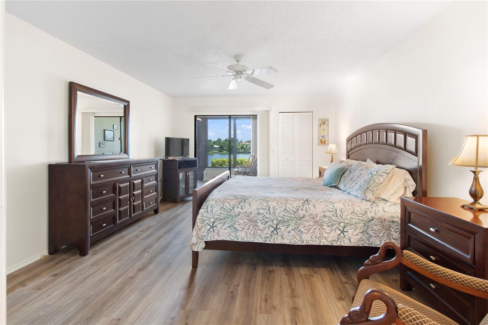 220 LAKEWOOD DR #220 — photo 23