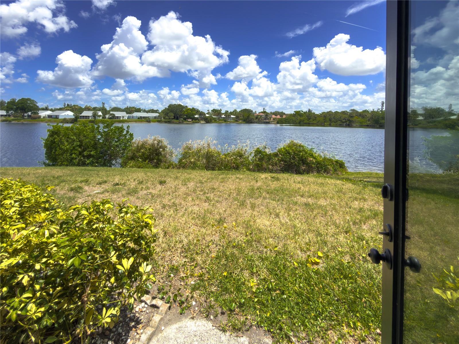 220 LAKEWOOD DR #220 — photo 2