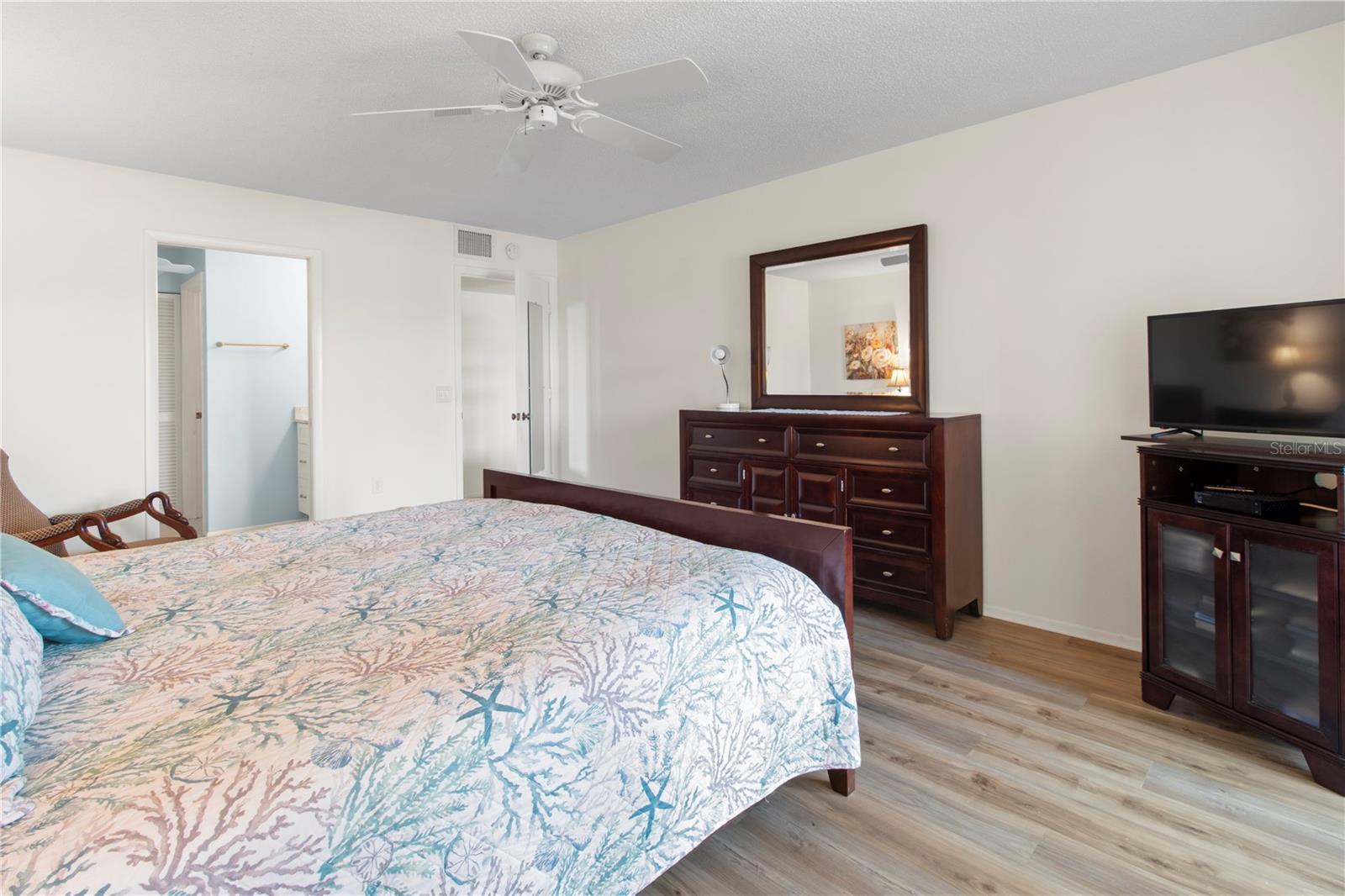 220 LAKEWOOD DR #220 — photo 24