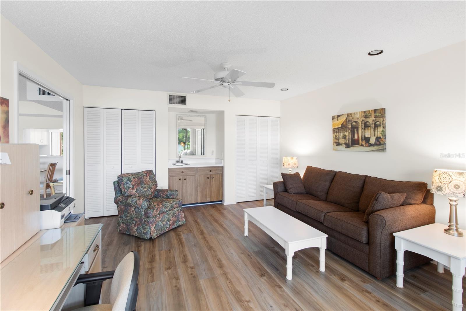 220 LAKEWOOD DR #220 — photo 33
