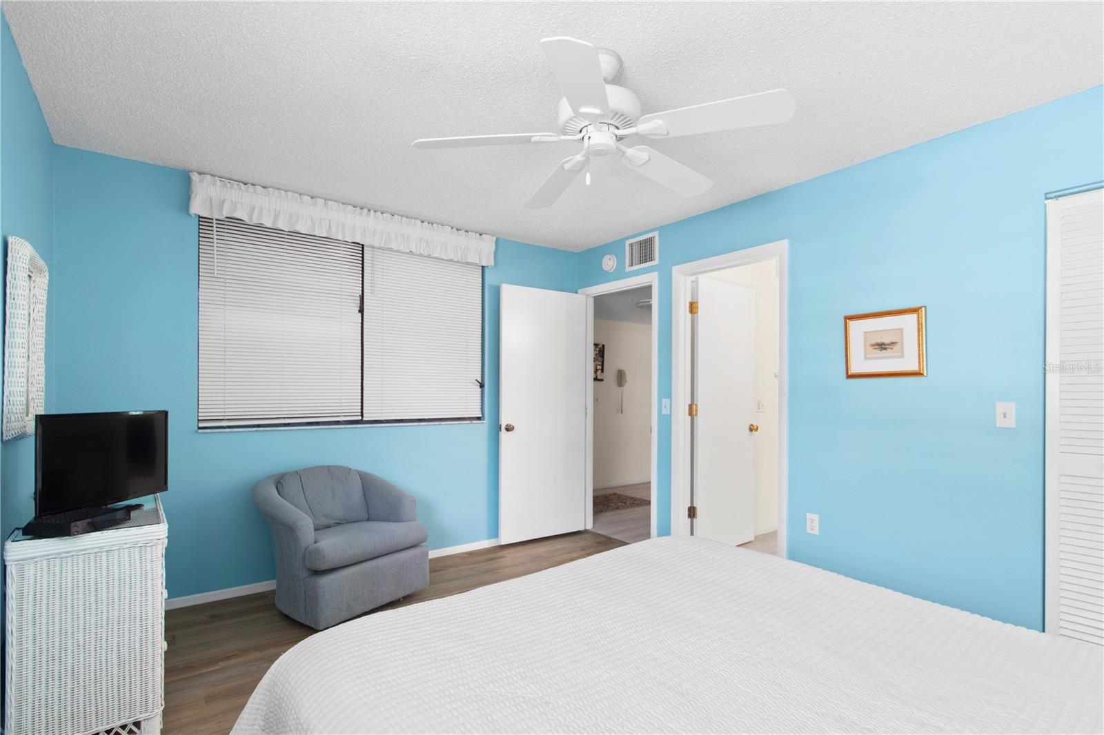 220 LAKEWOOD DR #220 — photo 29
