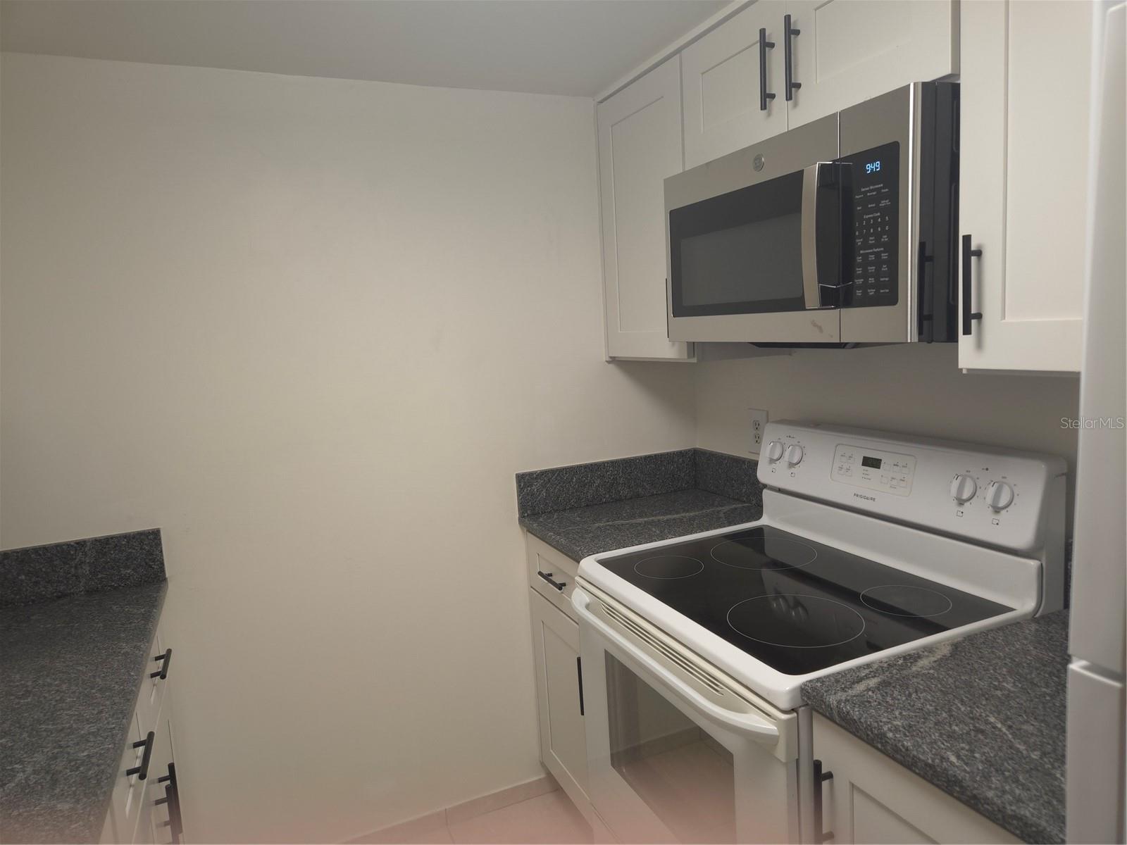 1975 W BAY DR #403 — photo 7