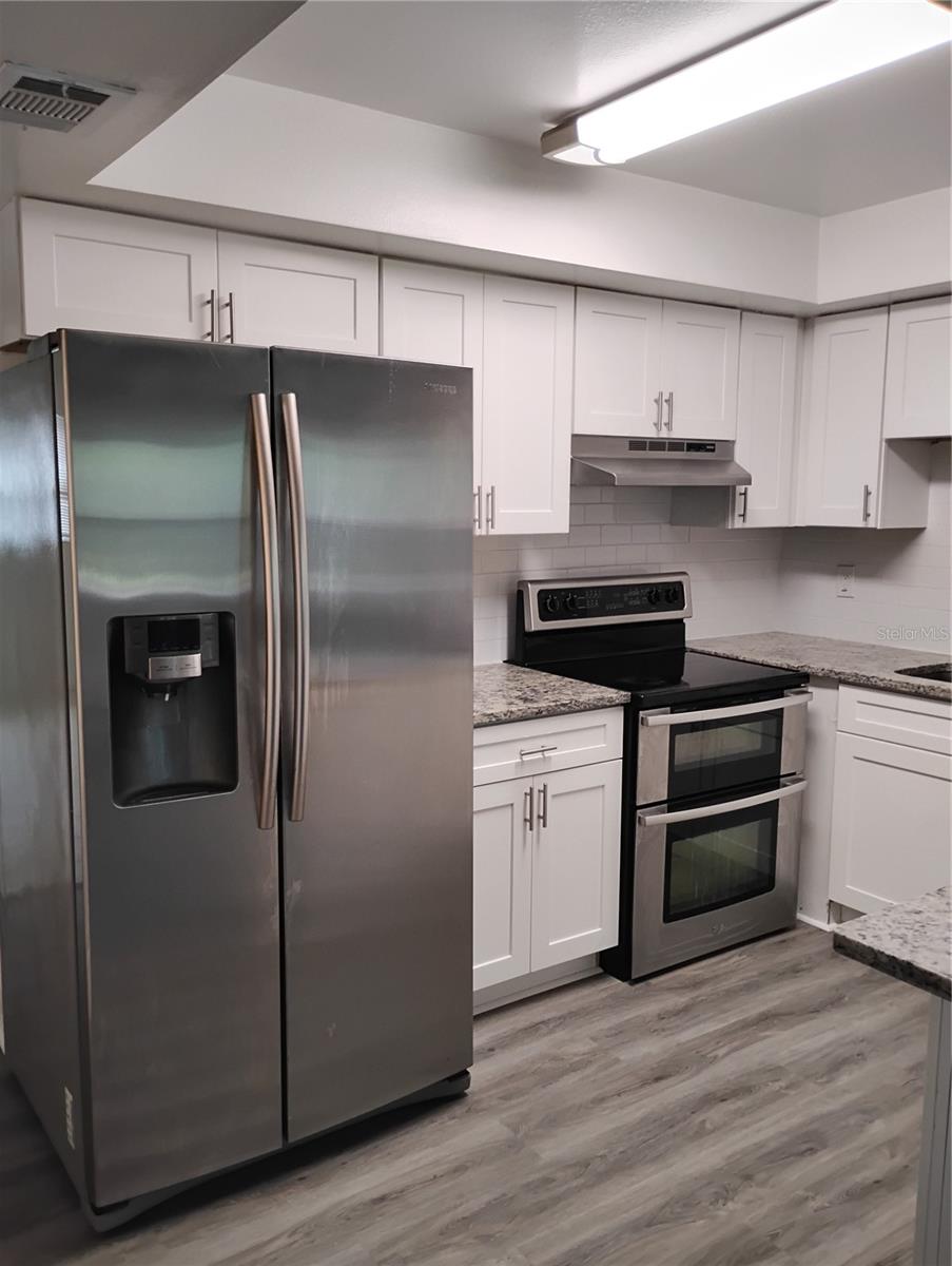 116 SW JEFFERSON CIR #5 — photo 4