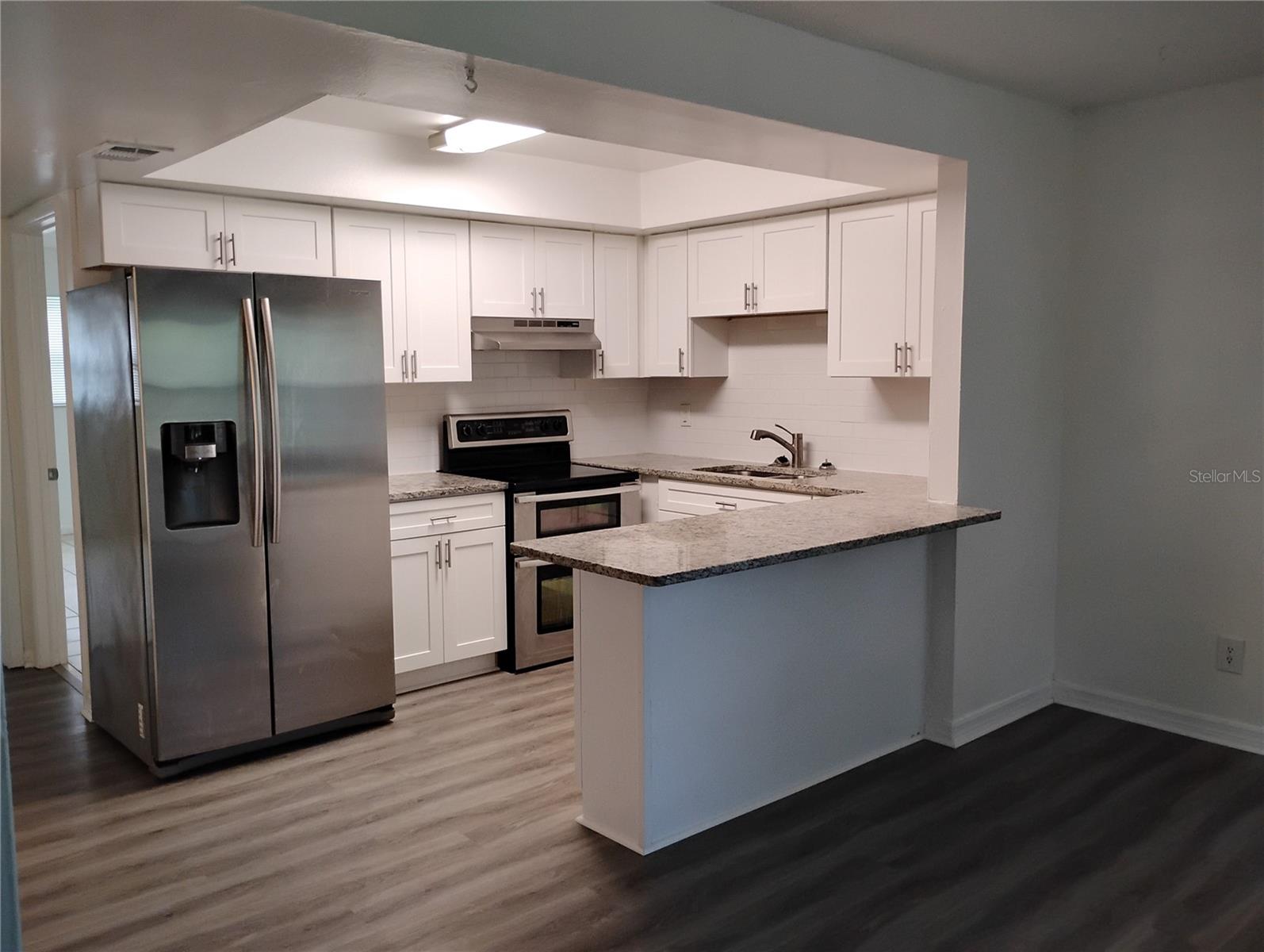 116 SW JEFFERSON CIR #5 — photo 3