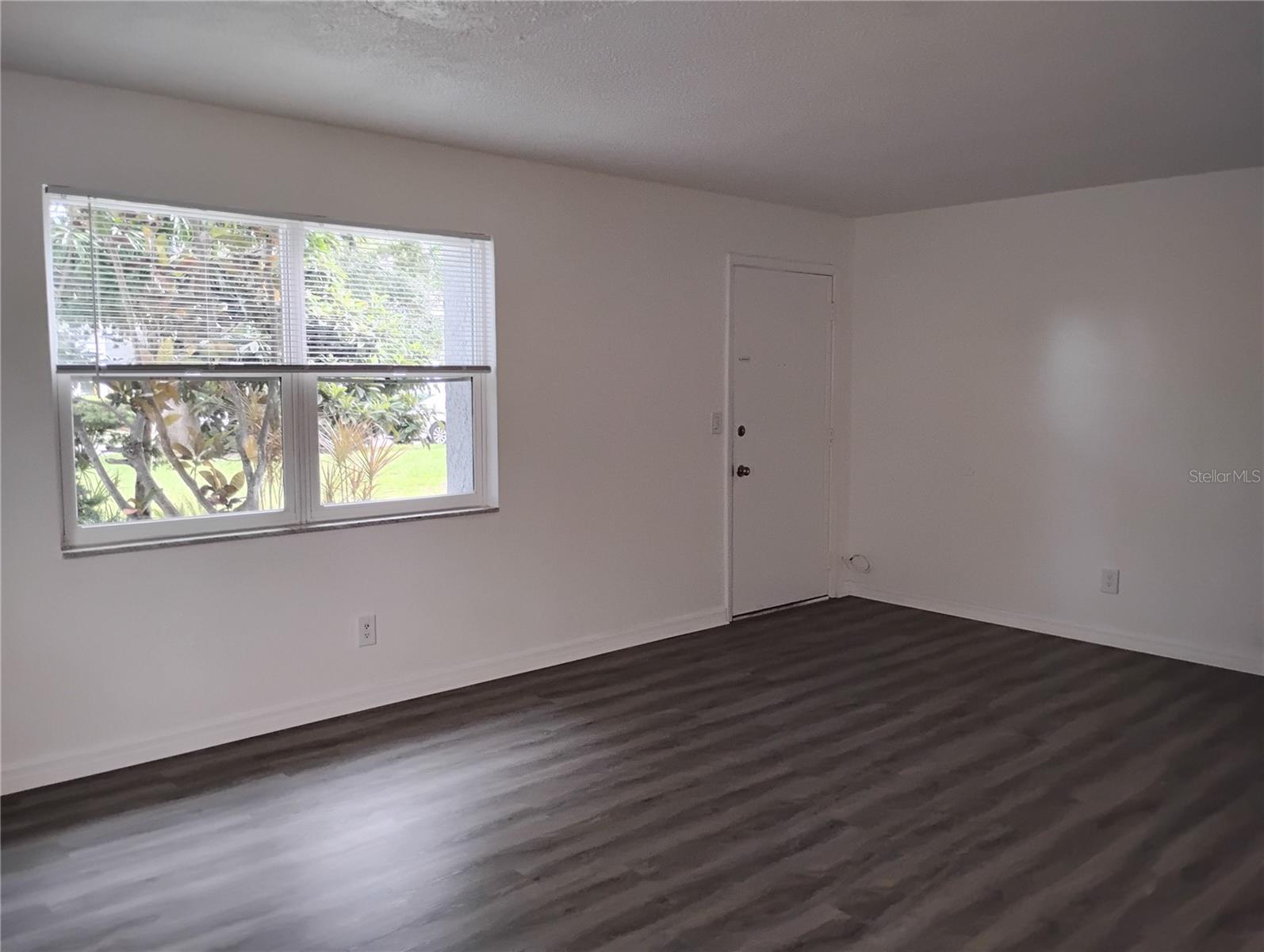 116 SW JEFFERSON CIR #5 — photo 6