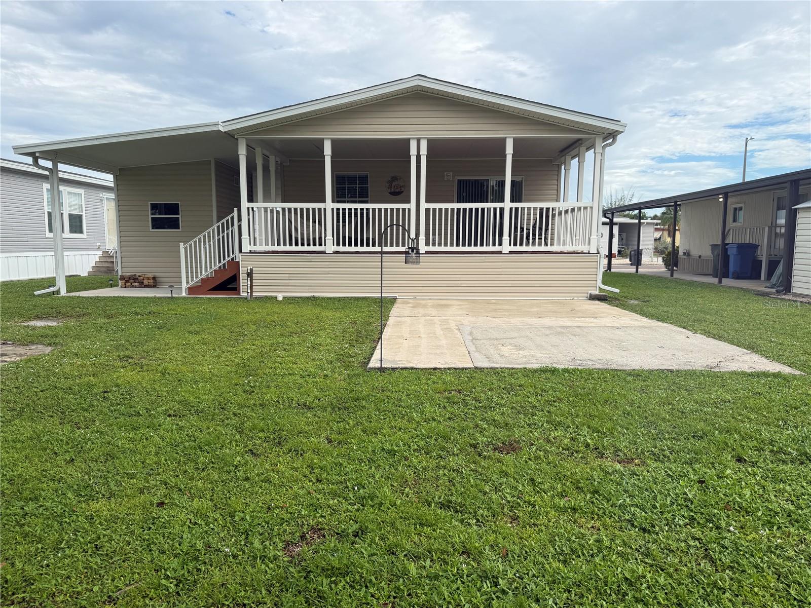 260 S PORT ROYAL LN — photo 2