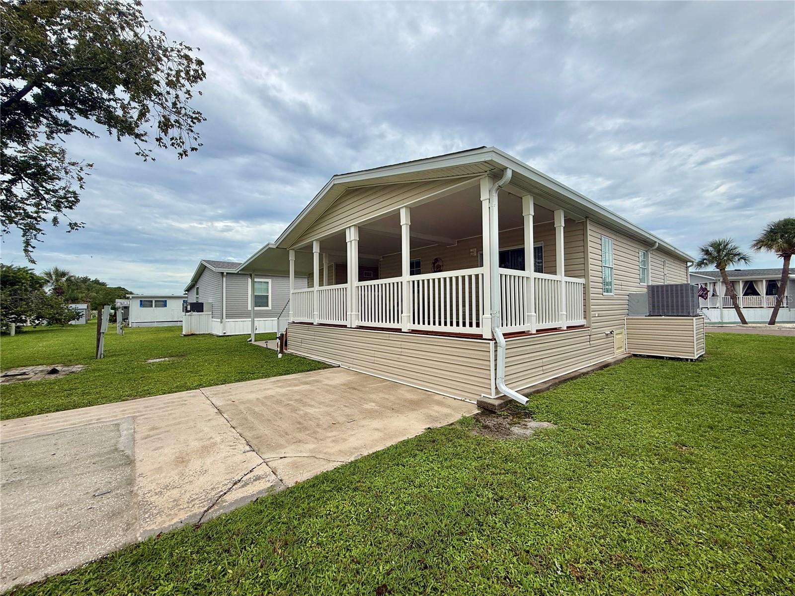 260 S PORT ROYAL LN — photo 18