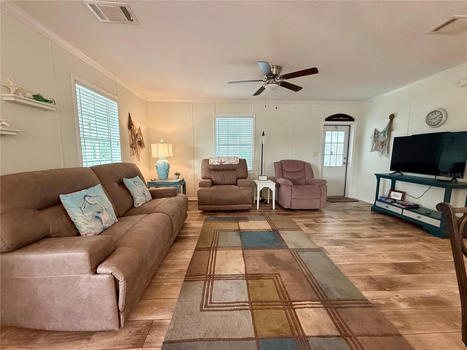 260 S PORT ROYAL LN — photo 4