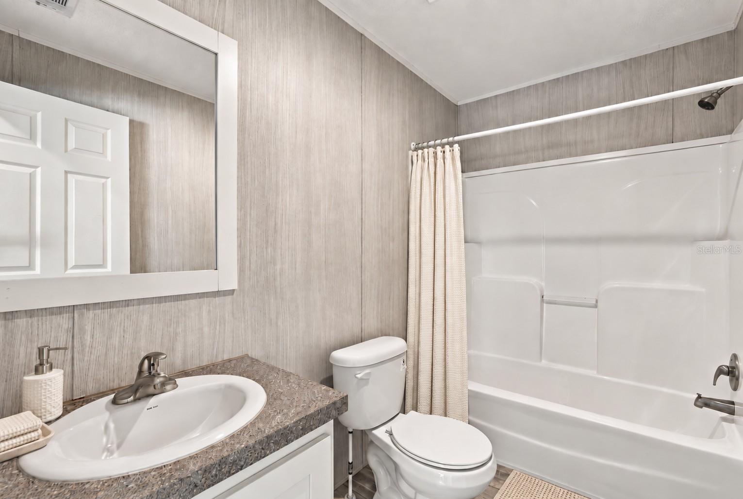 14456 GENEVA DR — photo 13